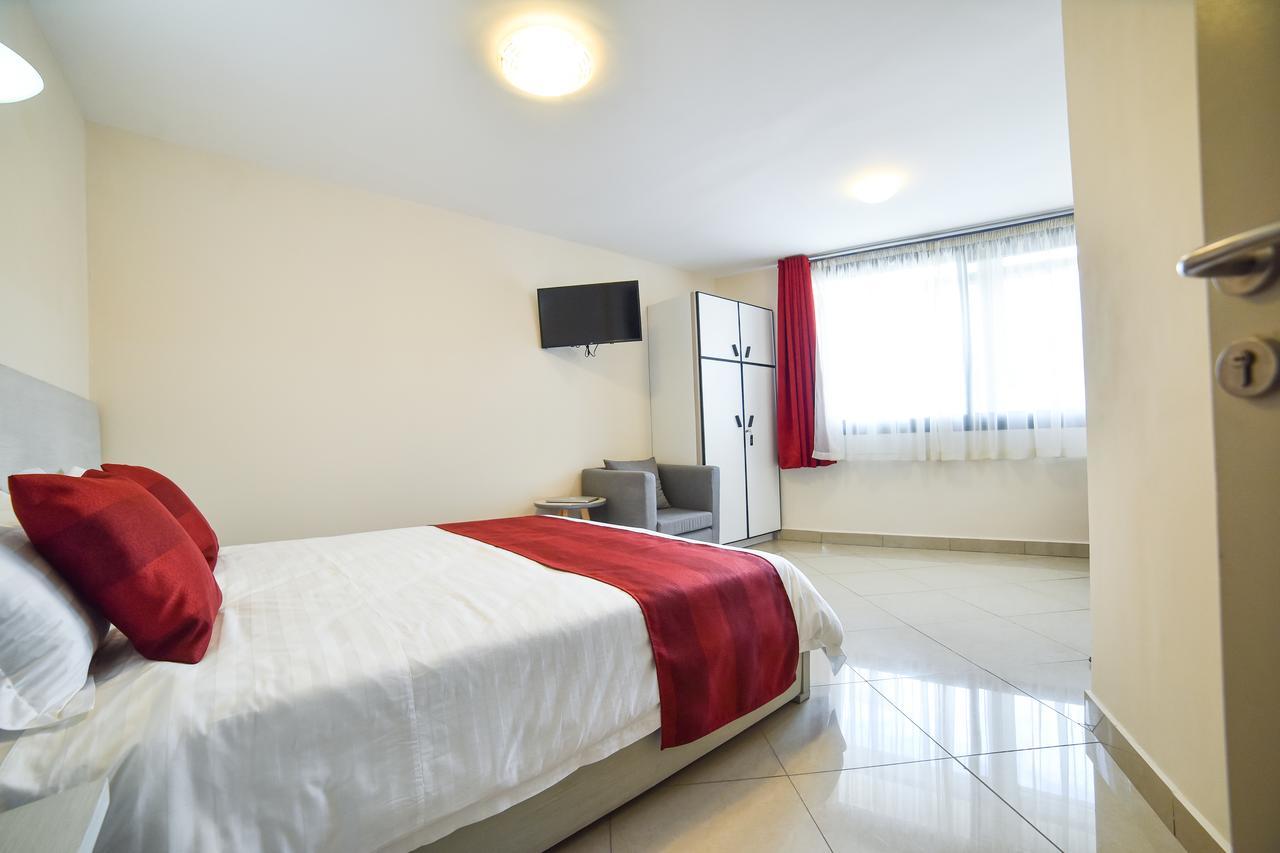 Lova Hotel Antananarivo Exterior photo